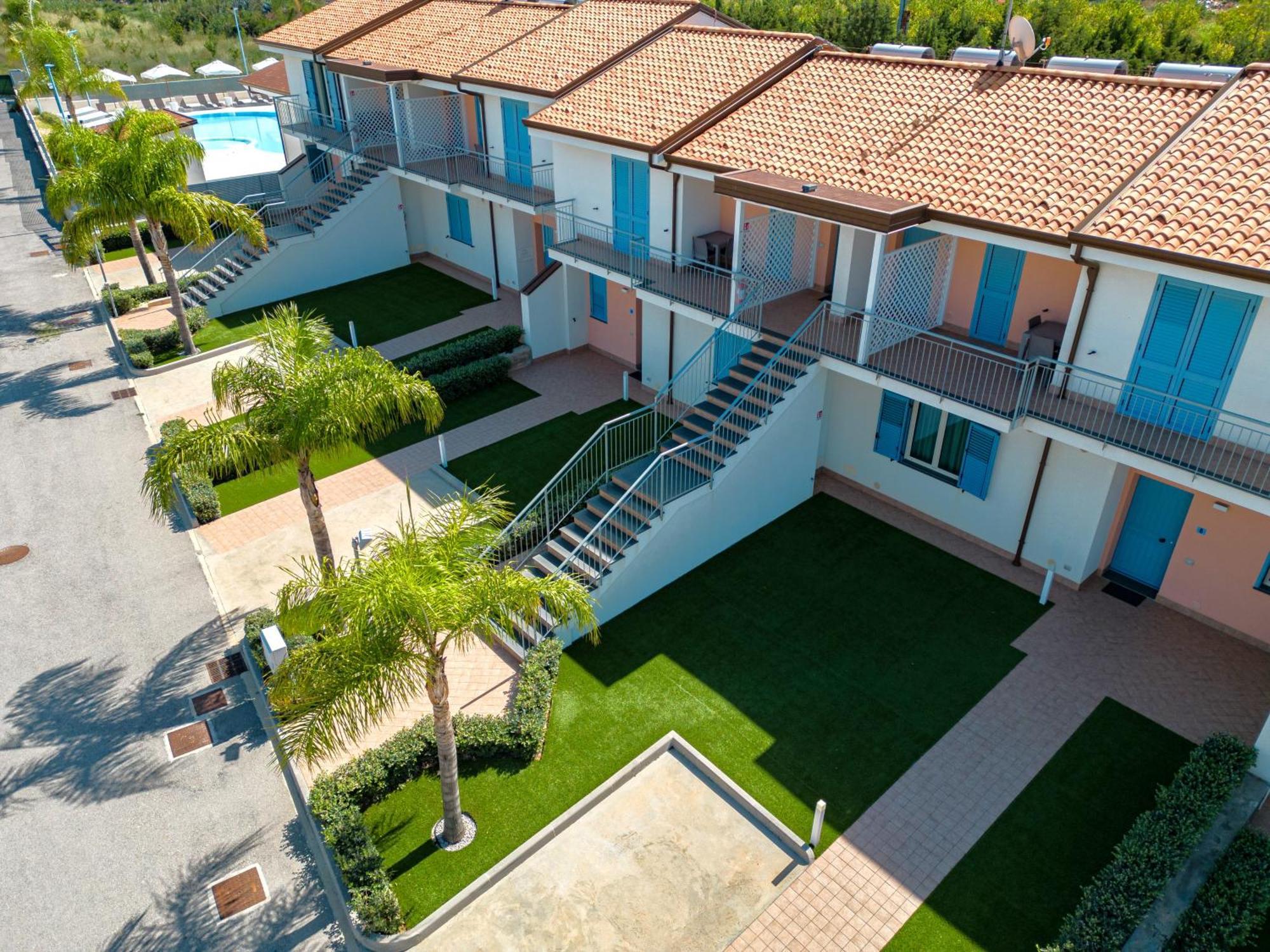 سانتاغاتو دي ميليتي Icaro Residence Apartments With A Beautiful Pool المظهر الخارجي الصورة