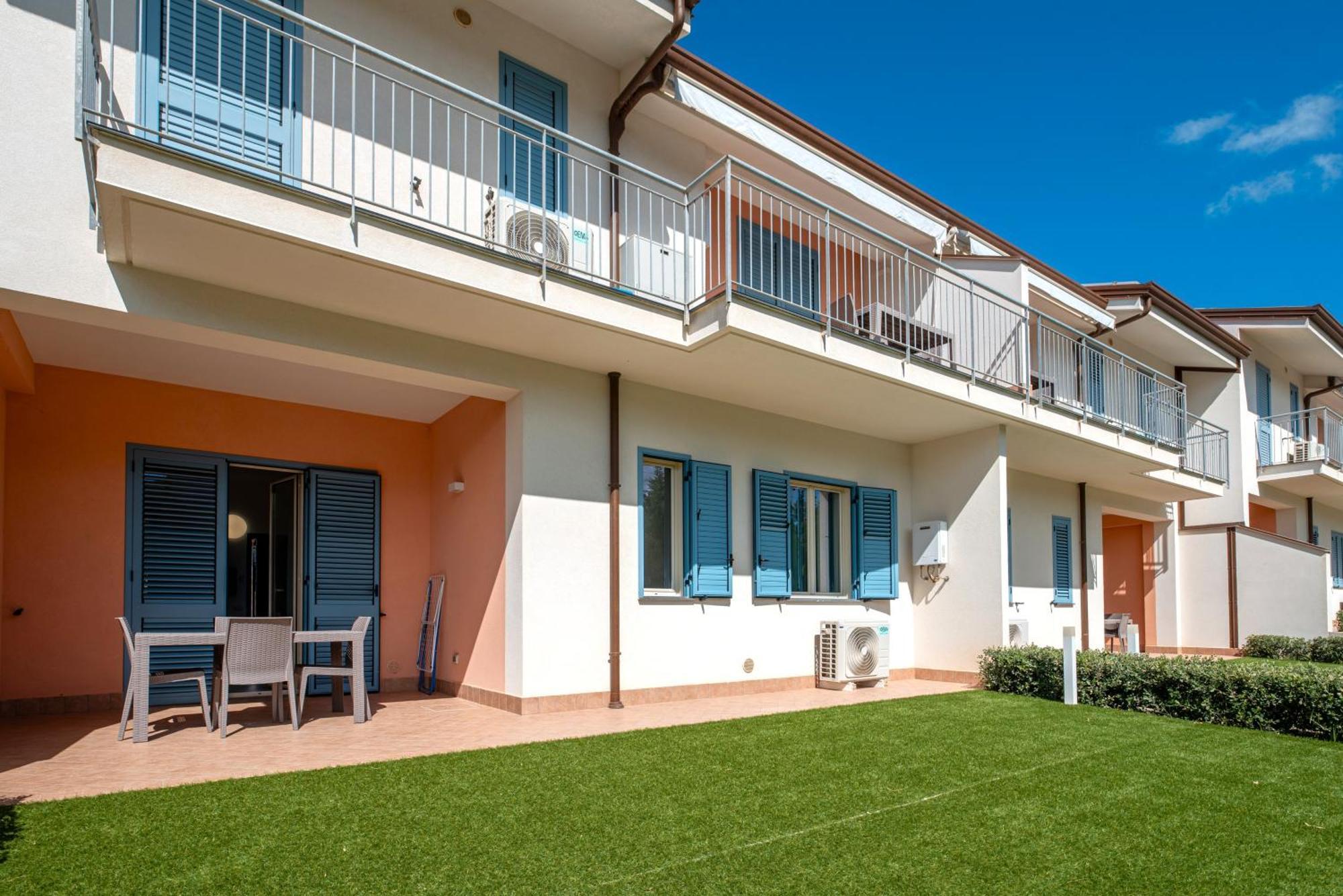 سانتاغاتو دي ميليتي Icaro Residence Apartments With A Beautiful Pool المظهر الخارجي الصورة