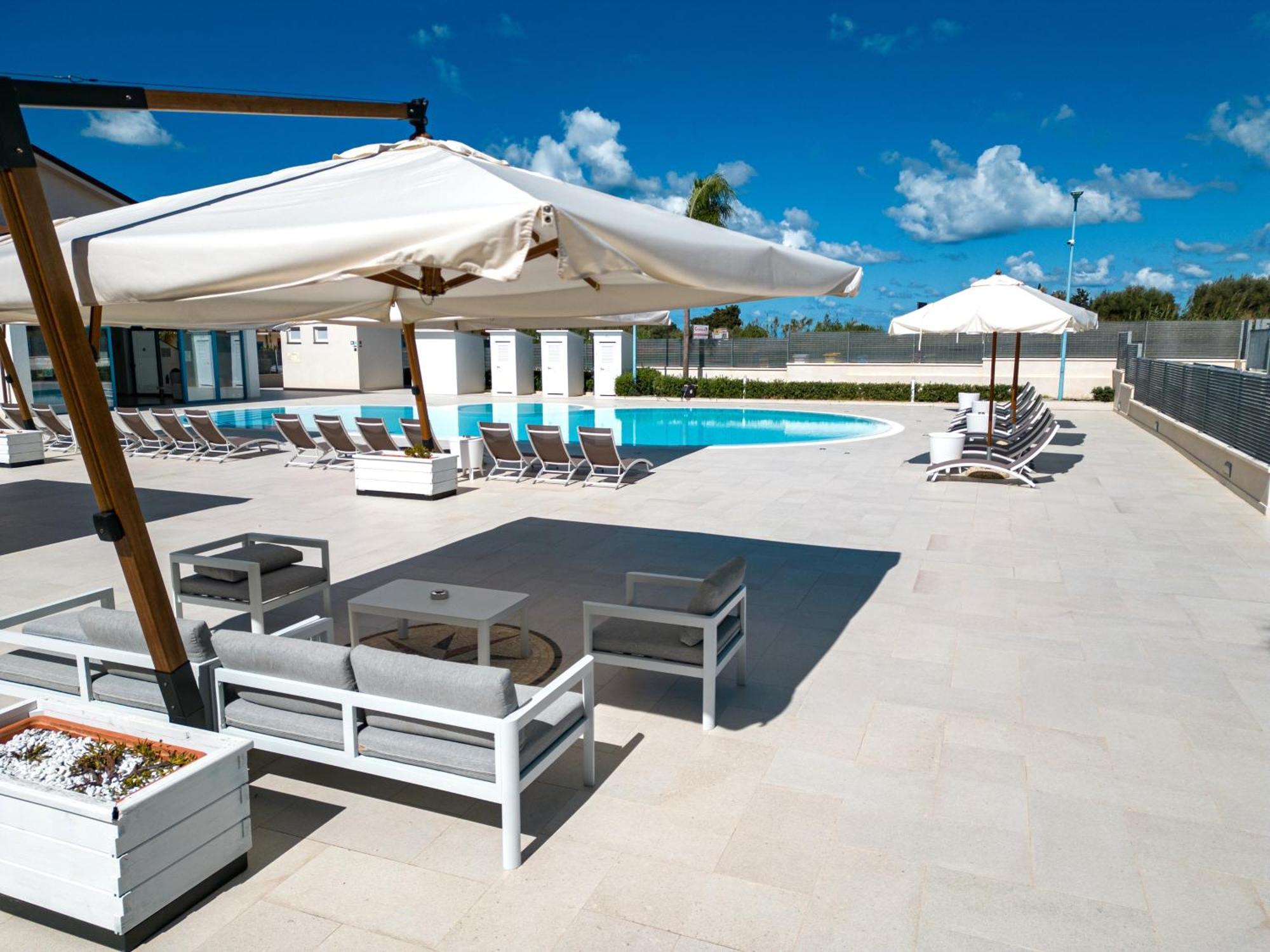 سانتاغاتو دي ميليتي Icaro Residence Apartments With A Beautiful Pool المظهر الخارجي الصورة