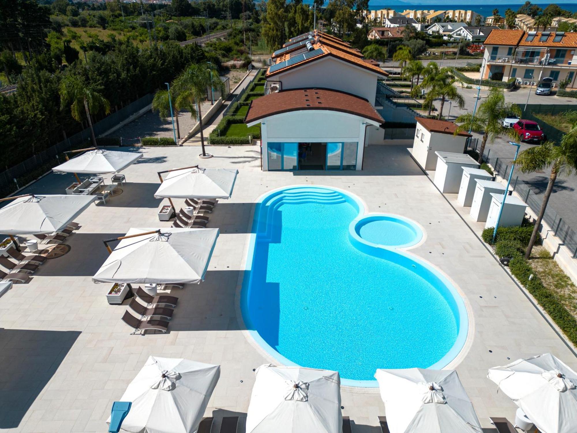 سانتاغاتو دي ميليتي Icaro Residence Apartments With A Beautiful Pool المظهر الخارجي الصورة