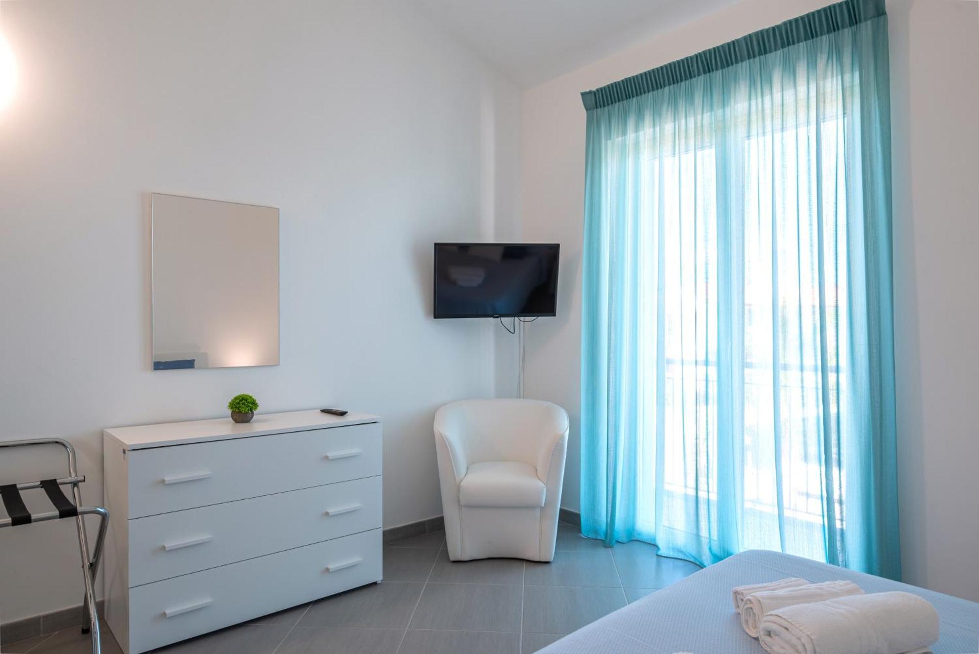سانتاغاتو دي ميليتي Icaro Residence Apartments With A Beautiful Pool المظهر الخارجي الصورة